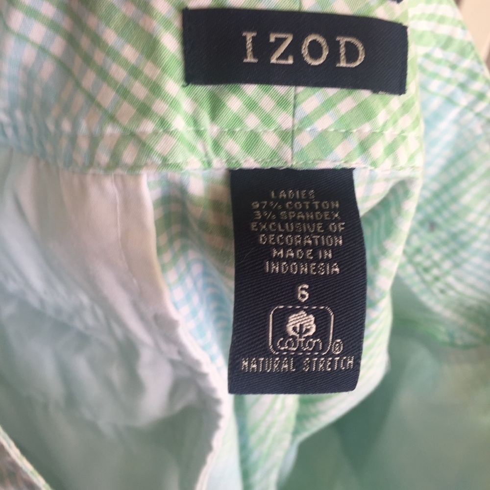 Izod stretch light plaid capris. Great for golf - Picture 2 of 5